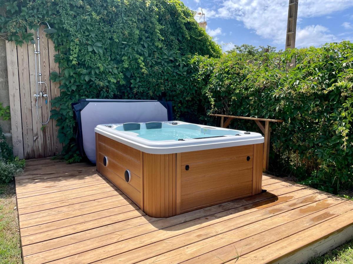 Myinsolite - Tiny-House, Jacuzzi, Brasero, Piscine Aigues-Mortes Exterior photo