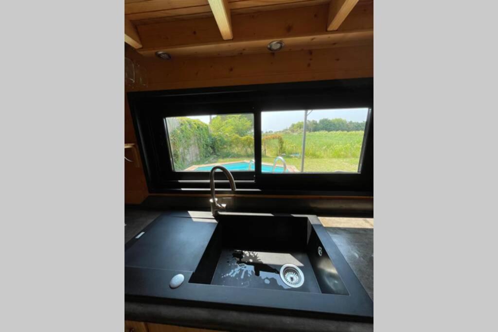 Myinsolite - Tiny-House, Jacuzzi, Brasero, Piscine Aigues-Mortes Exterior photo